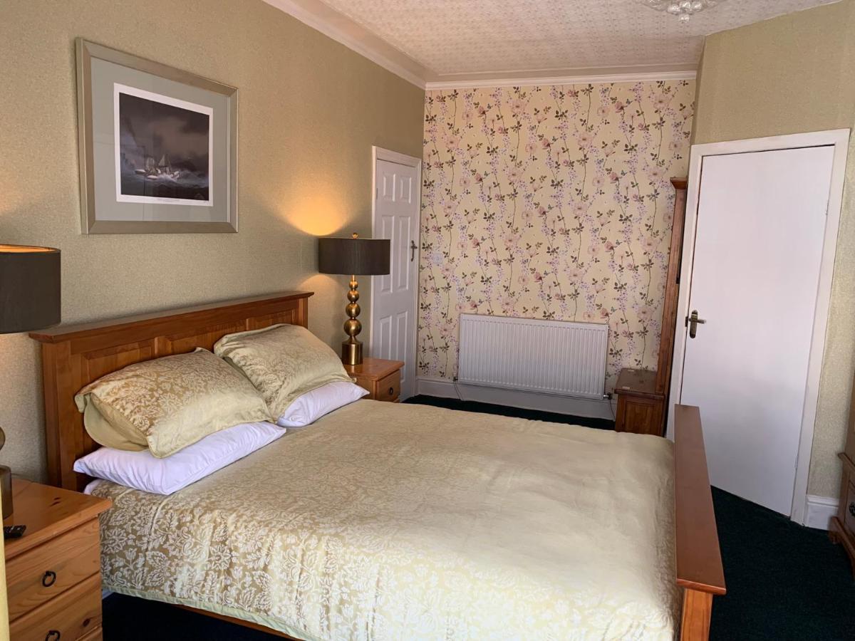 Heather Glen. Six Bedroom Home Near The Sea. Blackpool Kültér fotó