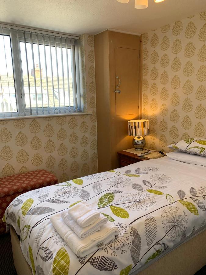 Heather Glen. Six Bedroom Home Near The Sea. Blackpool Kültér fotó