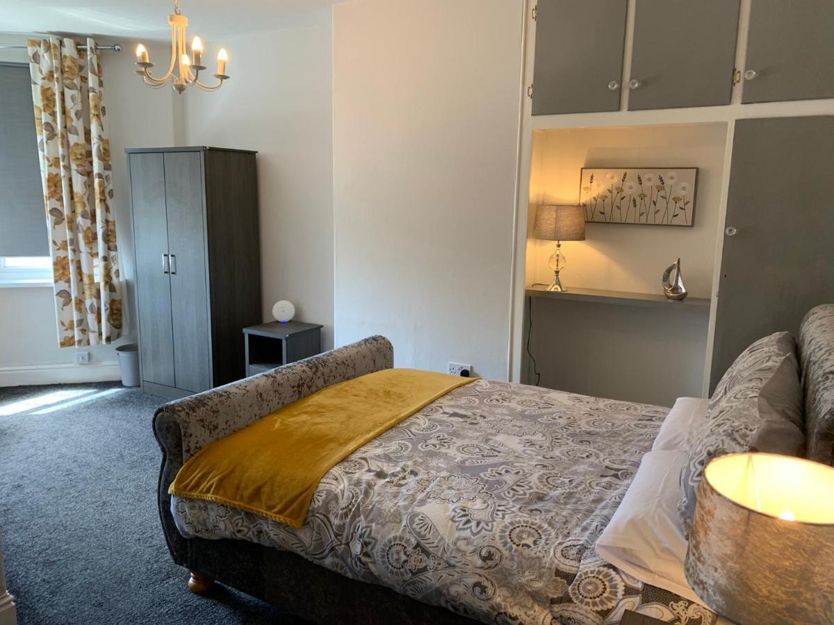 Heather Glen. Six Bedroom Home Near The Sea. Blackpool Kültér fotó