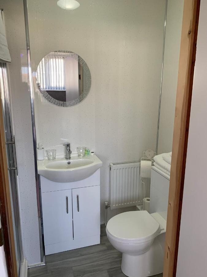 Heather Glen. Six Bedroom Home Near The Sea. Blackpool Kültér fotó